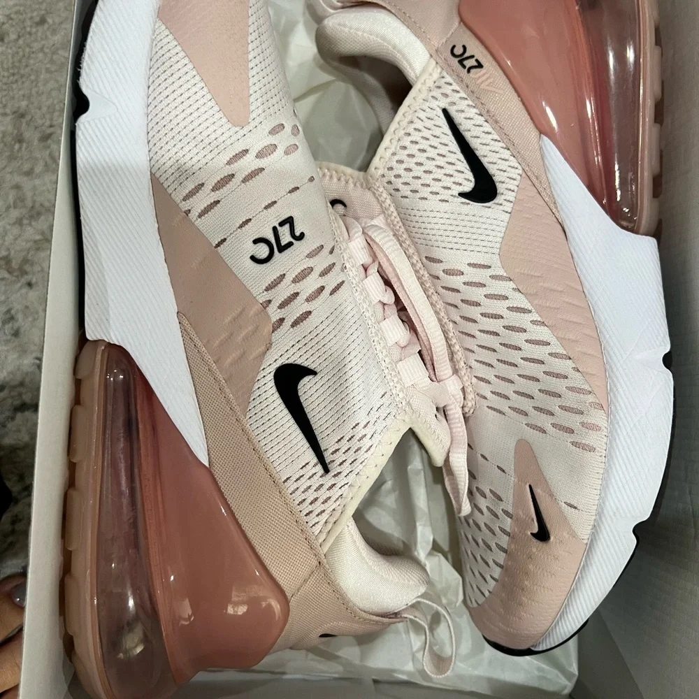 Nike Women’s Air Max 270 - Picture 7 of 7